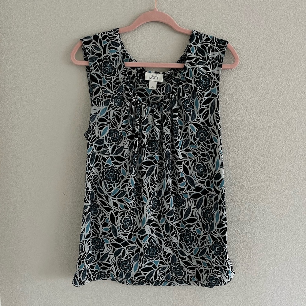 BOGO50% off Gorgeous Women’s Sleeveless Top by Loft -SizeXL
